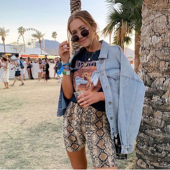 biker shorts with big shirt